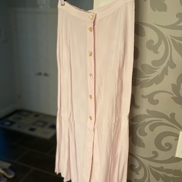 Aritzia Amalie skirt. Size 6. Light pink. EUC - Picture 10 of 11